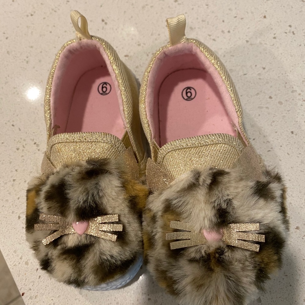 Kids kitty shoes